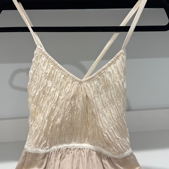 Banana Republic Cream Midi Dress. Size 0 - Picture 3 of 8